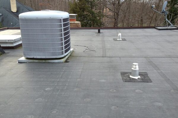 fichtner-commercial-flat-dark-roofing